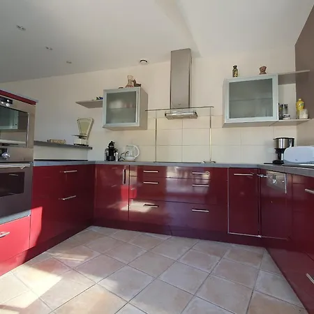 Maison Spacieuse Proche Pour 9 Personnes - Fr-1-476-137 Nyaraló *