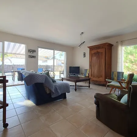 Maison Spacieuse Proche Pour 9 Personnes - Fr-1-476-137 *