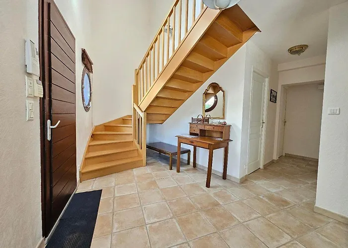 Maison Spacieuse Proche Plage Pour 9 Personnes - Fr-1-476-137 別荘 *